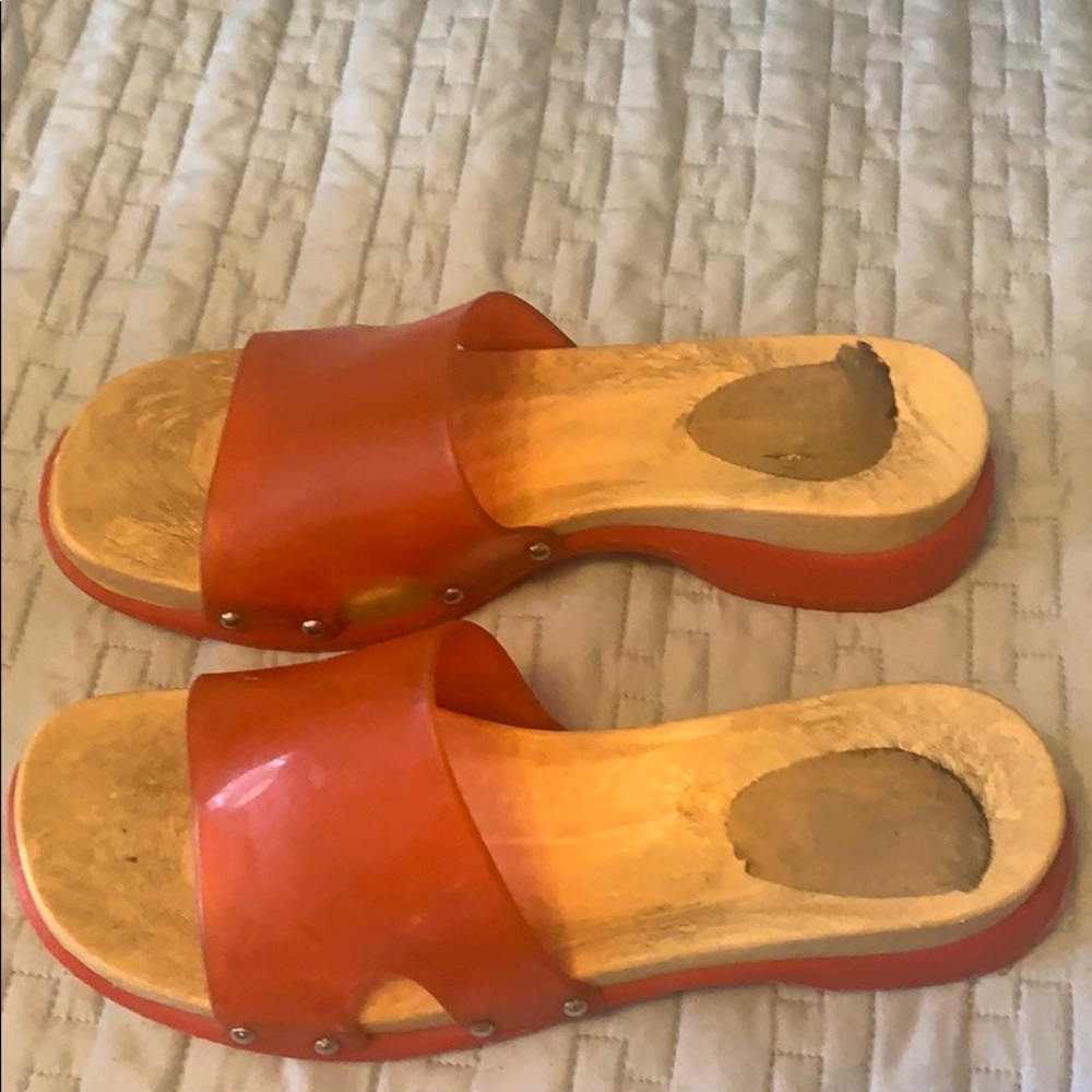 Women’s vintage clogs